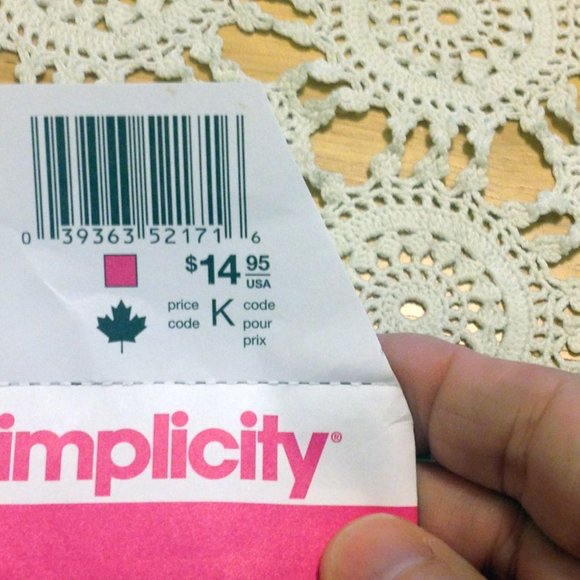 Uncut, factory folded Sarah Rose Simplicity sewing pattern 2171 Size A - Picture 4 of 6